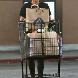 01-17 - Out for Grocery Shopping in Los Angeles